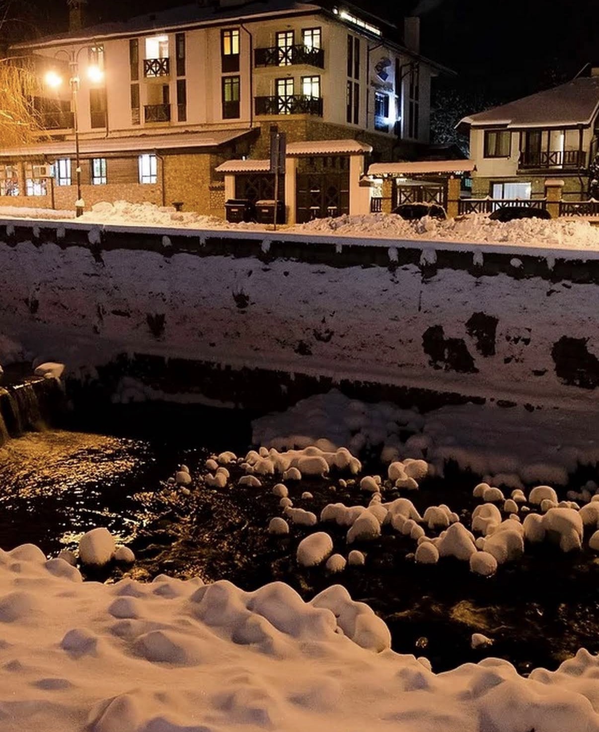 Die Glazne bei Nacht — Premium Villa Tode, Bansko